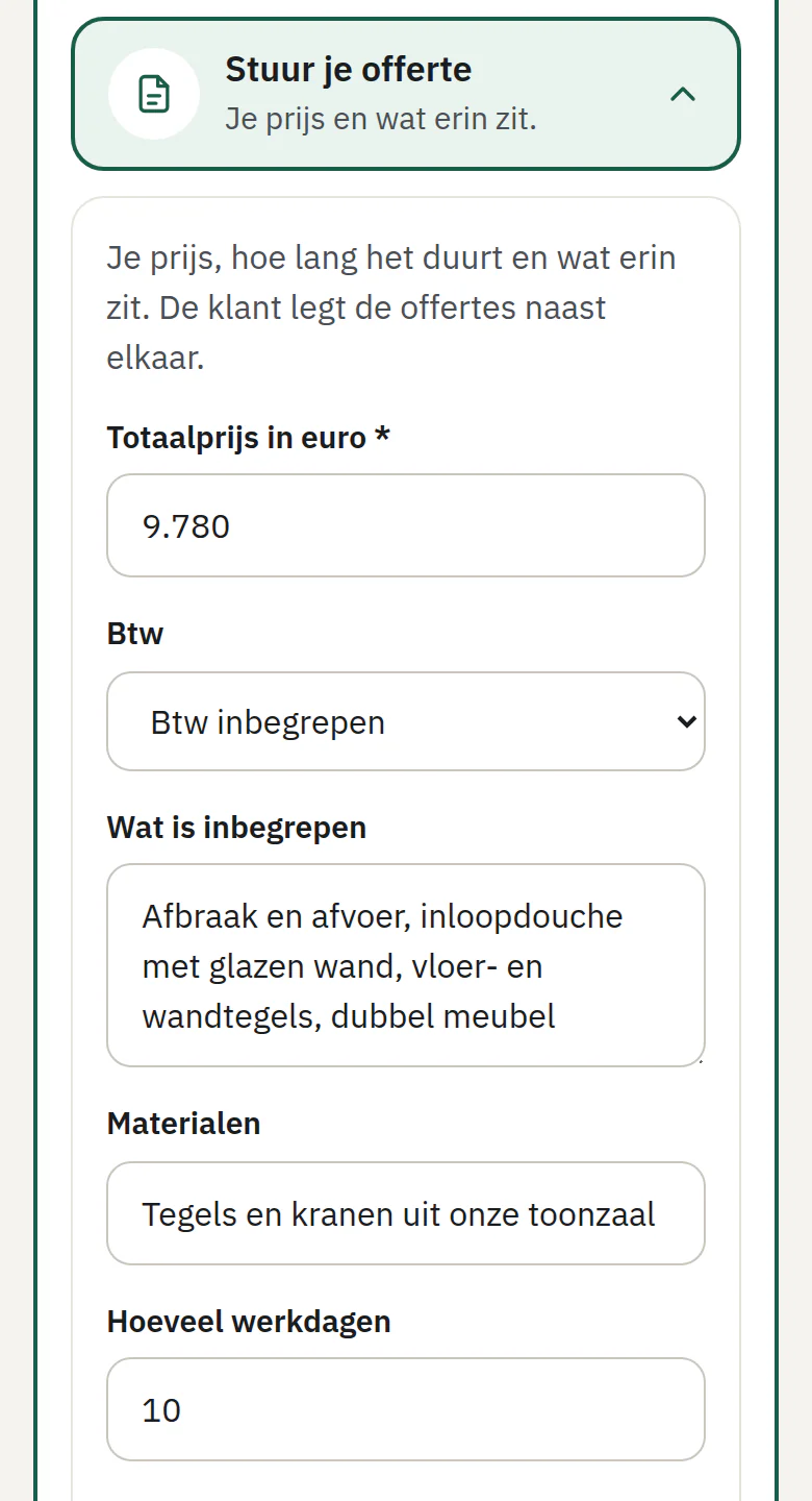Scherm op gsm: het formulier Stuur je offerte, met de totaalprijs, wat inbegrepen is, de materialen en het aantal werkdagen.